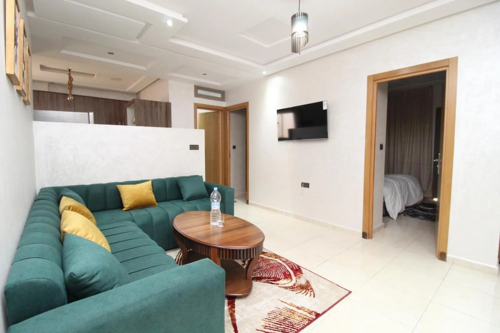 Resident Adam Daire Agadir